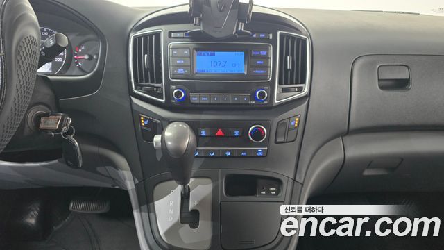 Hyundai Grand Starex 5-Seater VAN Smart 2017 — фото 13