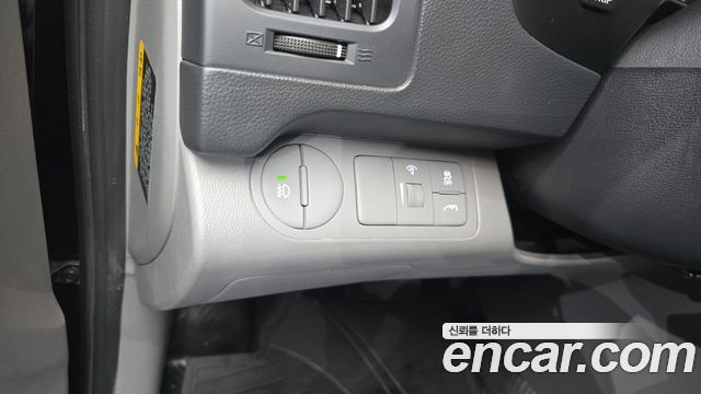 Hyundai Grand Starex 5-Seater VAN Smart 2017 — фото 15