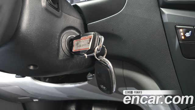 Hyundai Grand Starex 5-Seater VAN Smart 2017 — фото 18
