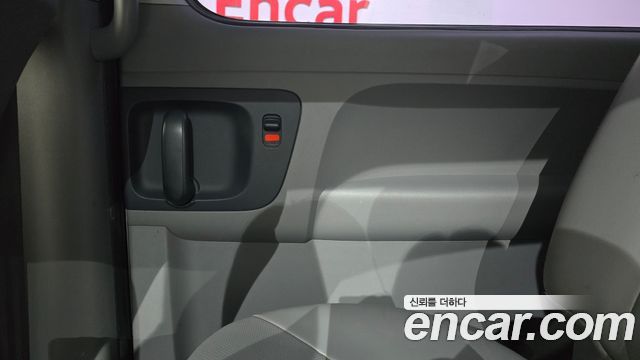 Hyundai Grand Starex 5-Seater VAN Smart 2017 — фото 25