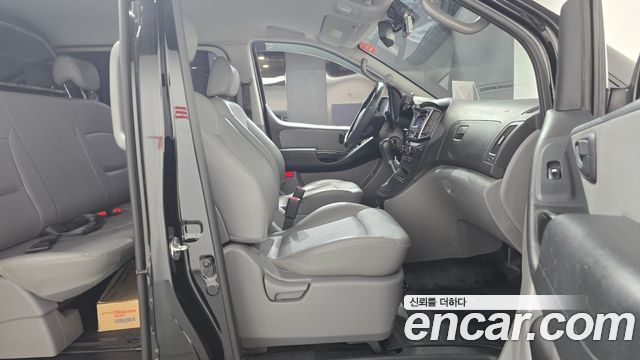 Hyundai Grand Starex 5-Seater VAN Smart 2017 — фото 26