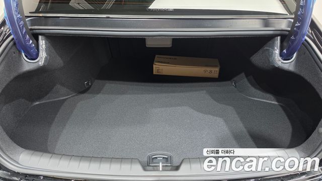 Hyundai Grandeur (GN7) 2.5 Gasoline  2WD Premium 2027 — фото 18