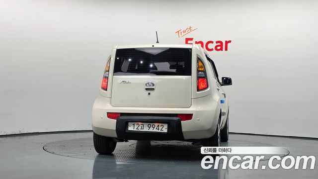 Kia Soul Gasoline 1.6 Smart 2011 — фото 4