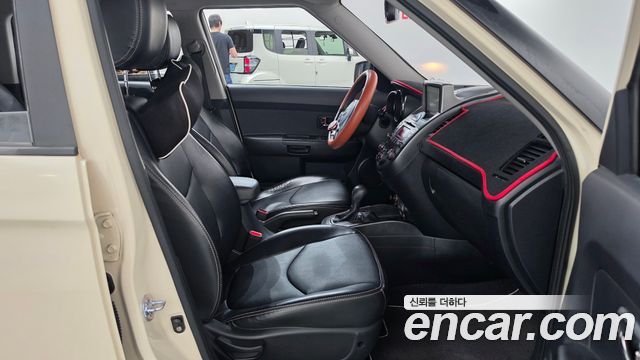 Kia Soul Gasoline 1.6 Smart 2011 — фото 11
