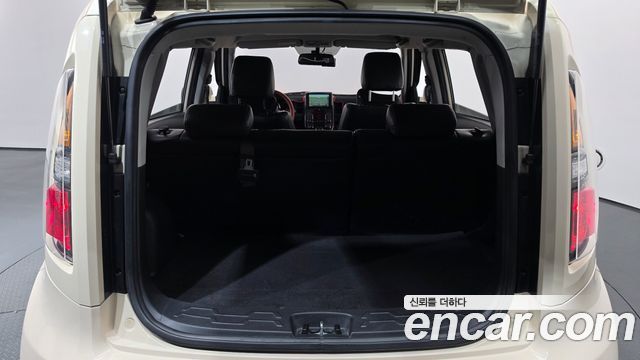 Kia Soul Gasoline 1.6 Smart 2011 — фото 20