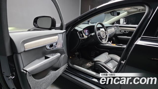 Volvo V90 Cross Country B5 Ultimate AWD 2024 — фото 10