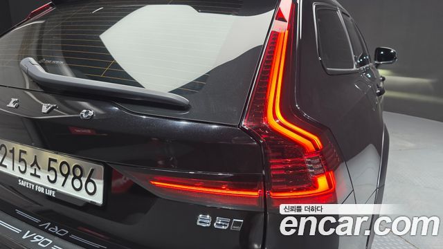Volvo V90 Cross Country B5 Ultimate AWD 2024 — фото 23