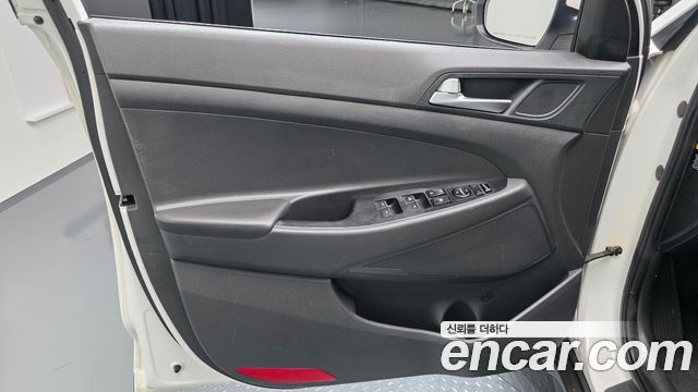 Hyundai Tucson Diesel 2.0 2WD Premium 2016 — фото 24
