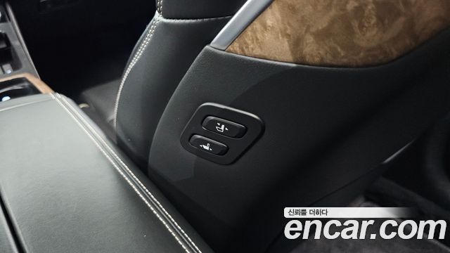 Genesis G90 3.8 AWD Prestige 2019 — фото 47