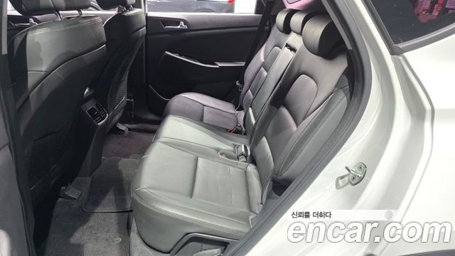 Hyundai Tucson Diesel 2.0 2WD Modern 2017 — фото 15