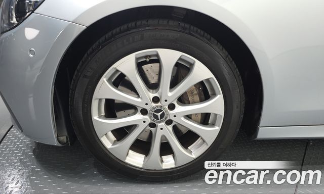 Mercedes-Benz E-Class (W213) E350 4MATIC AMG Line 2022 — фото 5