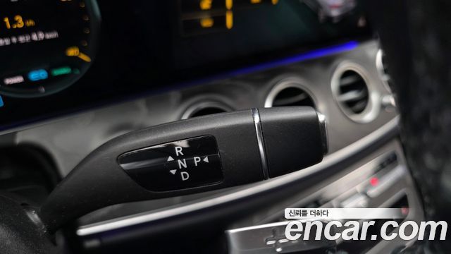 Mercedes-Benz E-Class (W213) E350 4MATIC AMG Line 2022 — фото 9