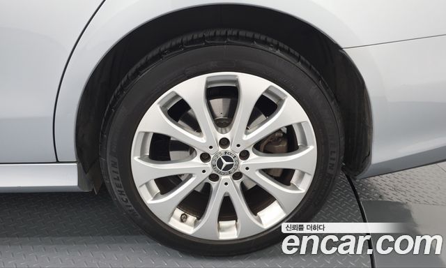 Mercedes-Benz E-Class (W213) E350 4MATIC AMG Line 2022 — фото 21