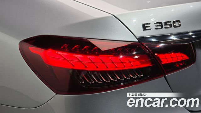 Mercedes-Benz E-Class (W213) E350 4MATIC AMG Line 2022 — фото 23