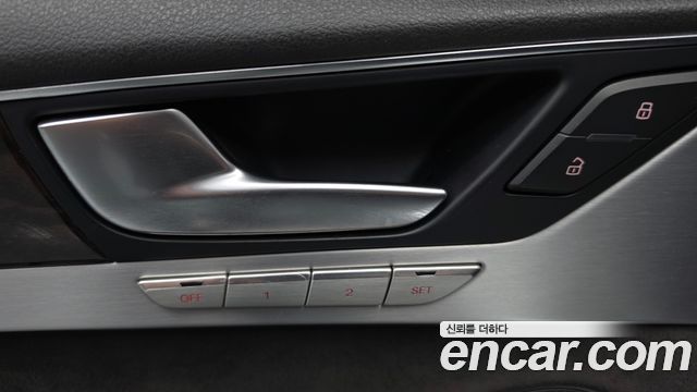 Audi A8 60 TFSI Quattro LWB D4 2015 — фото 18