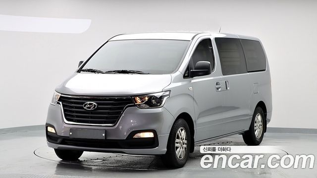 Hyundai Grand Starex Van 3-Seater Smart