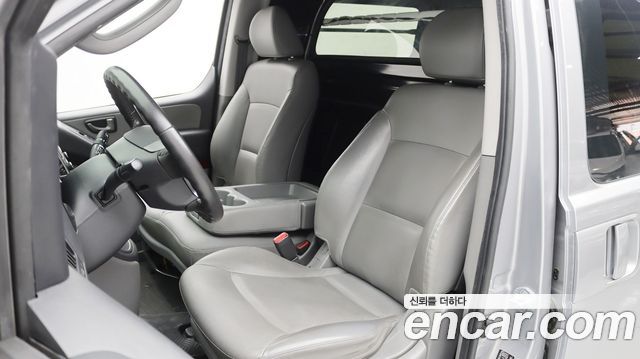 Hyundai Grand Starex Van 3-Seater Smart 2021 — фото 8