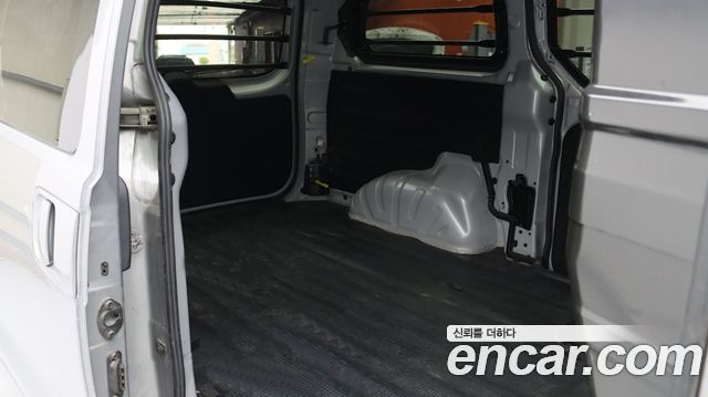 Hyundai Grand Starex Van 3-Seater Smart 2021 — фото 15