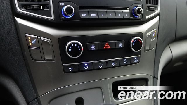 Hyundai Grand Starex Van 3-Seater Smart 2021 — фото 21