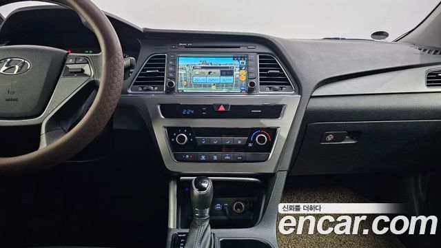 Hyundai Sonata (LF) LPI TAXI Style 2016 — фото 13