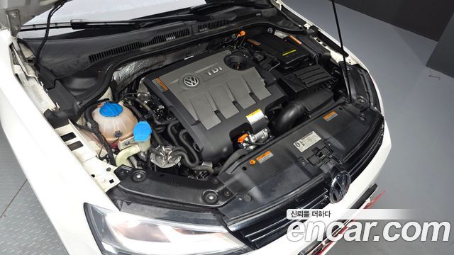 Volkswagen Jetta 1.6 TDI Blue Motion 6th 2013 — фото 6