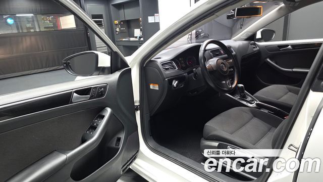 Volkswagen Jetta 1.6 TDI Blue Motion 6th 2013 — фото 10