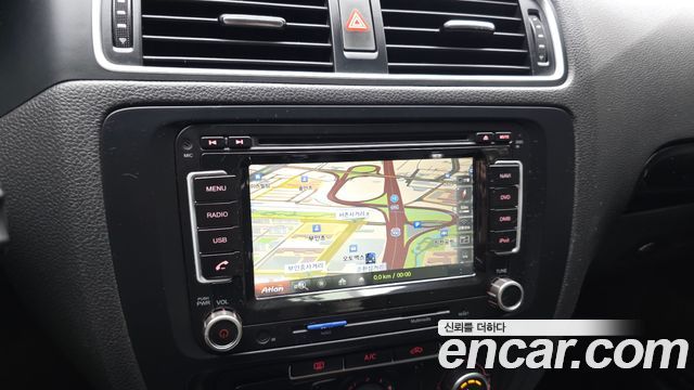 Volkswagen Jetta 1.6 TDI Blue Motion 6th 2013 — фото 15