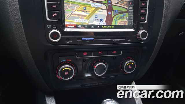 Volkswagen Jetta 1.6 TDI Blue Motion 6th 2013 — фото 17