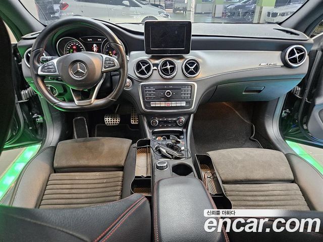 Mercedes-Benz CLA-Class (C117) CLA220 AMG Line 2018 — фото 7