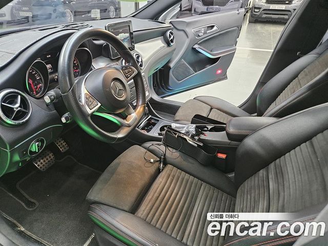 Mercedes-Benz CLA-Class (C117) CLA220 AMG Line 2018 — фото 17