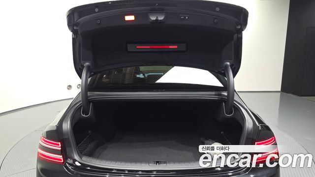 Genesis G80 (RG3) Gasoline 2.5 Turbo AWD 2026 — фото 20