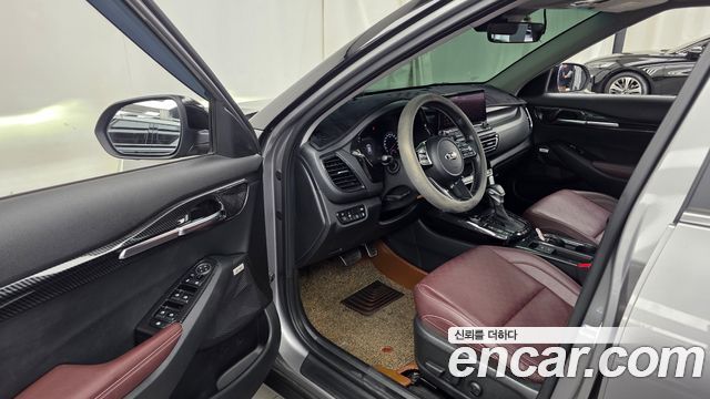 Kia Seltos Gasoline 1.6 Turbo 4WD Noblesse 2020 — фото 10