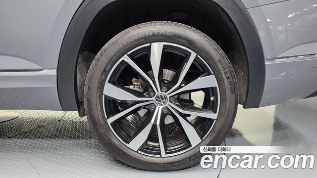 Volkswagen Atlas 2.0 TSI R-LINE 6-Seater 2025 — фото 21