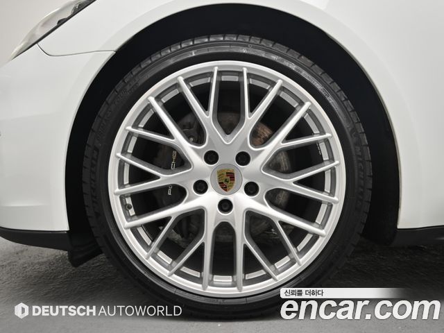 Porsche Panamera (971) 3.0 AWD 2020 — фото 5