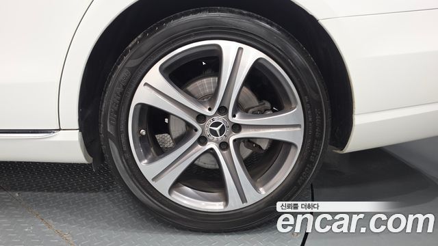 Mercedes-Benz E-Class (W213) E300 Avantgarde 2019 — фото 27