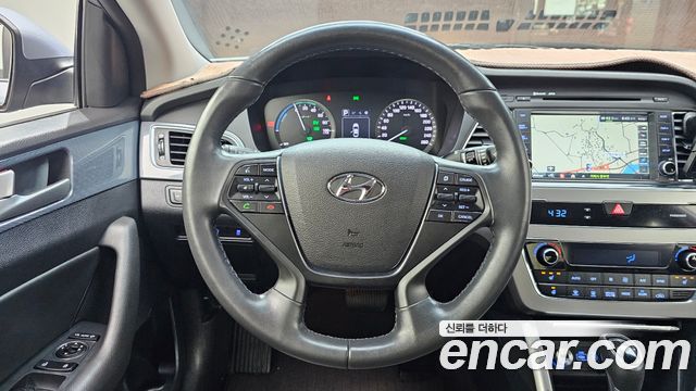 Hyundai Sonata Hybrid (LF) 2.0 HEV Modern 2016 — фото 13