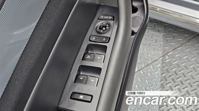 Hyundai Sonata Hybrid (LF) 2.0 HEV Modern 2016 — фото 17