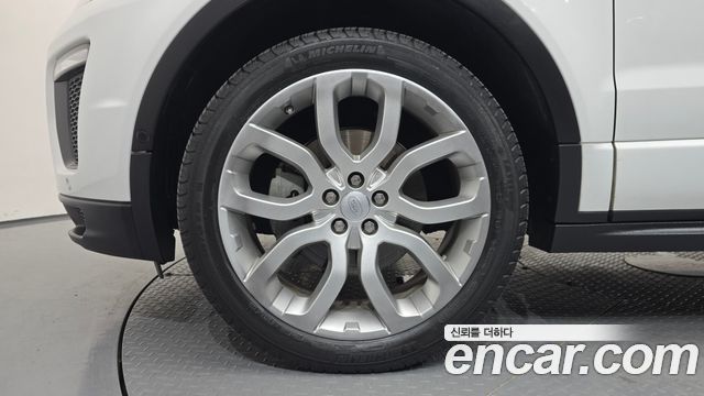 Land Rover Range Rover Evoque 2.0 TD4 HSE Dynamic 2019 — фото 5