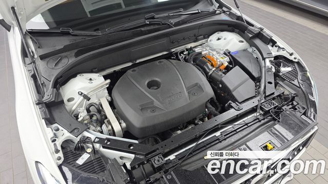 Volvo XC60 (II) T8 Ultra Bright 2025 — фото 6