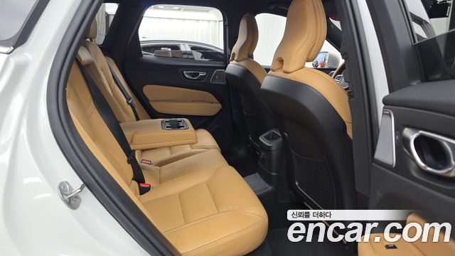 Volvo XC60 (II) T8 Ultra Bright 2025 — фото 16