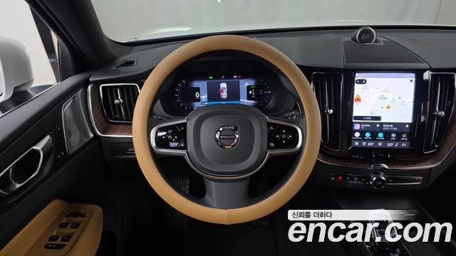 Volvo XC60 (II) T8 Ultra Bright 2025 — фото 17