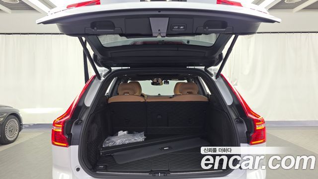 Volvo XC60 (II) T8 Ultra Bright 2025 — фото 24
