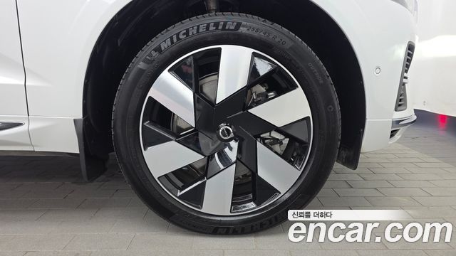 Volvo XC60 (II) T8 Ultra Bright 2025 — фото 27