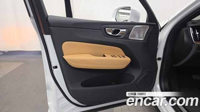 Volvo XC60 (II) T8 Ultra Bright 2025 — фото 30