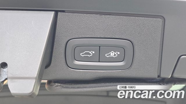 Volvo XC60 (II) T8 Ultra Bright 2025 — фото 39
