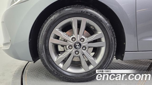 Hyundai Avante (AD) 1.6 GDI Smart Special 2016 — фото 5