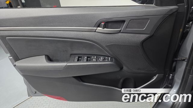 Hyundai Avante (AD) 1.6 GDI Smart Special 2016 — фото 24