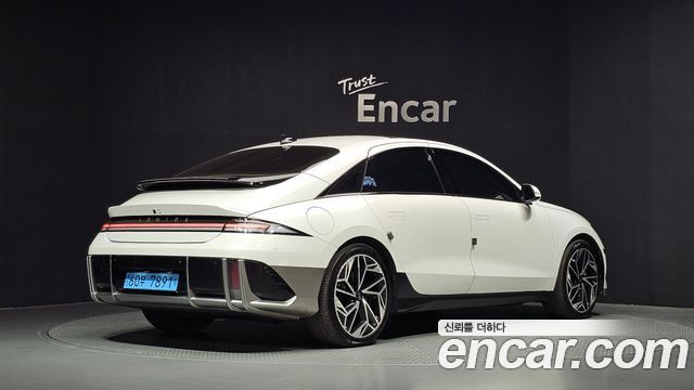 Hyundai Ioniq 6 Long Range Exclusive + 2023 — фото 2