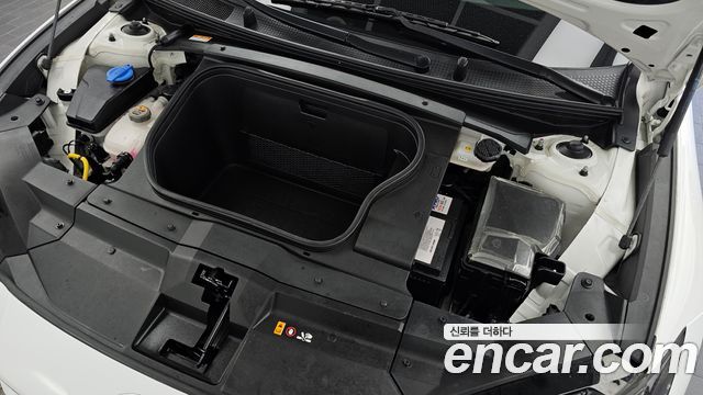 Hyundai Ioniq 6 Long Range Exclusive + 2023 — фото 6