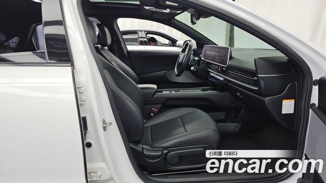 Hyundai Ioniq 6 Long Range Exclusive + 2023 — фото 11